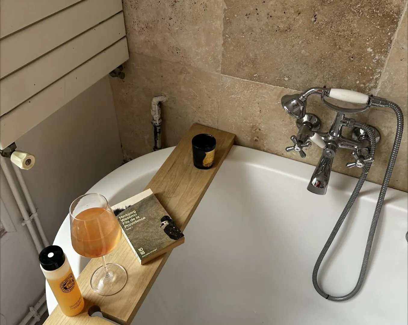 Art House Bastille 2 Bed W Balcony, 11eme Super Trendy Neighbourhood