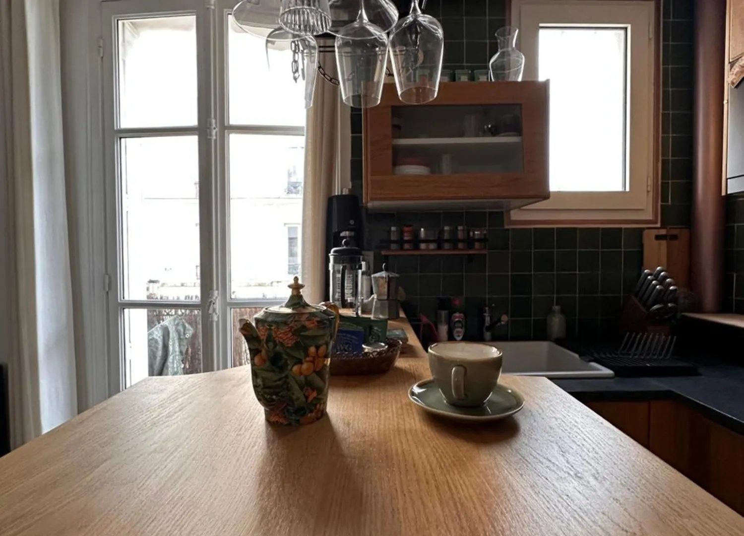 Art House Bastille 2 Bed W Balcony, 11eme Super Trendy Neighbourhood *