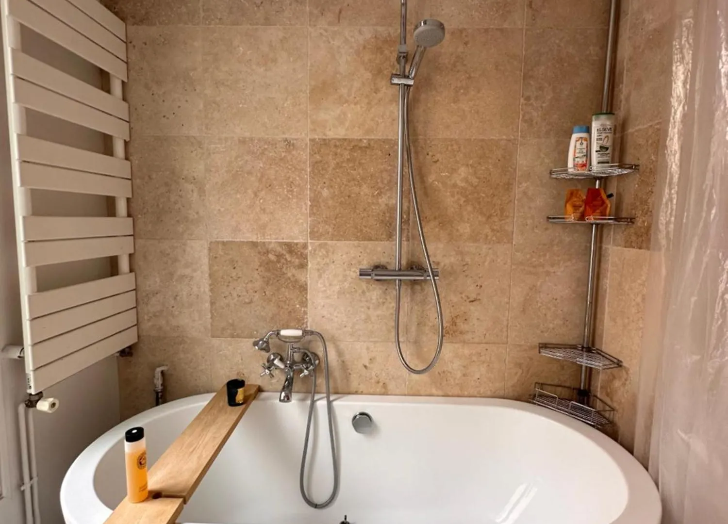 Art House Bastille 2 Bed W Balcony, 11eme Super Trendy Neighbourhood * Paris